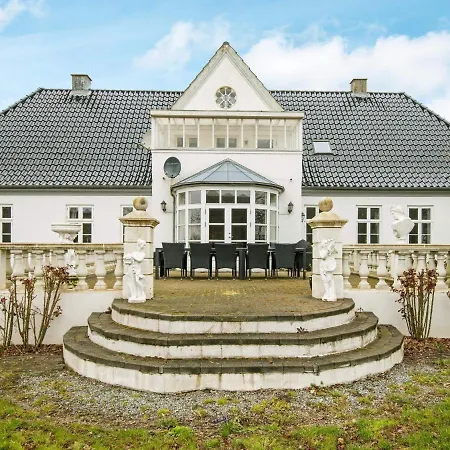 Semesterbostad V